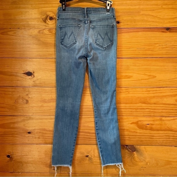 MOTHER The Vamp Fray Mid Rise Skinny Jeans in Crack The Whip 25 - Picture 4 of 14